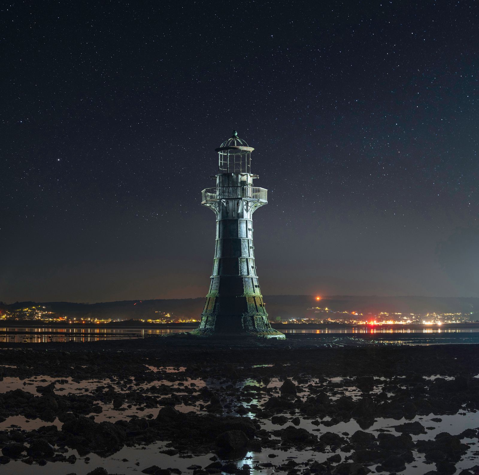 The lightless lighthouse