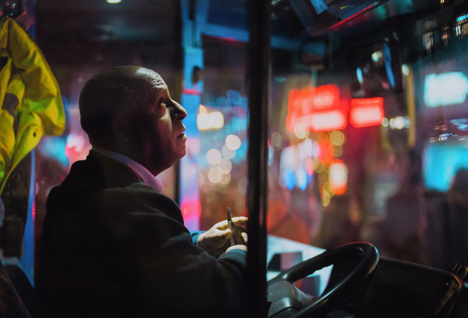 Neon Bus Driver 