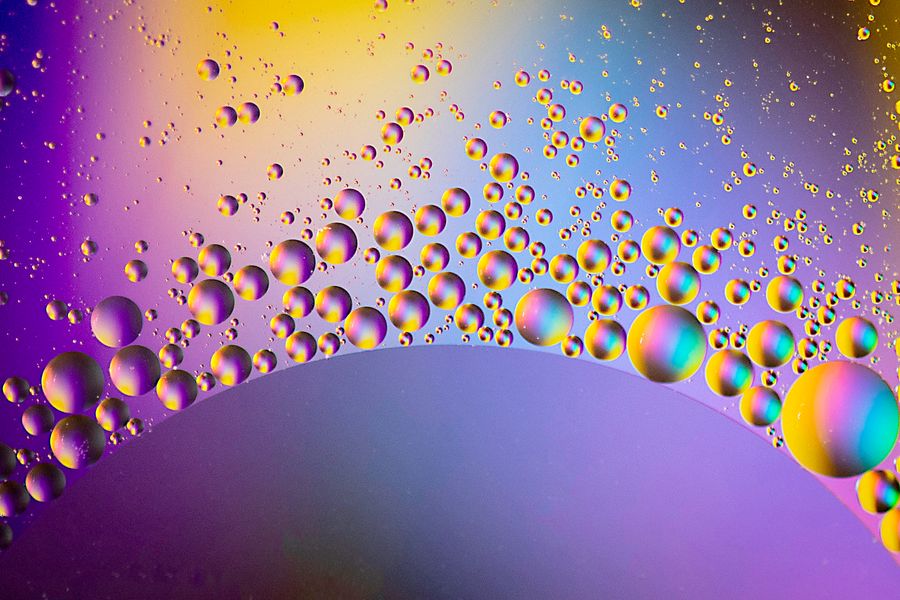 The colour of bubbles