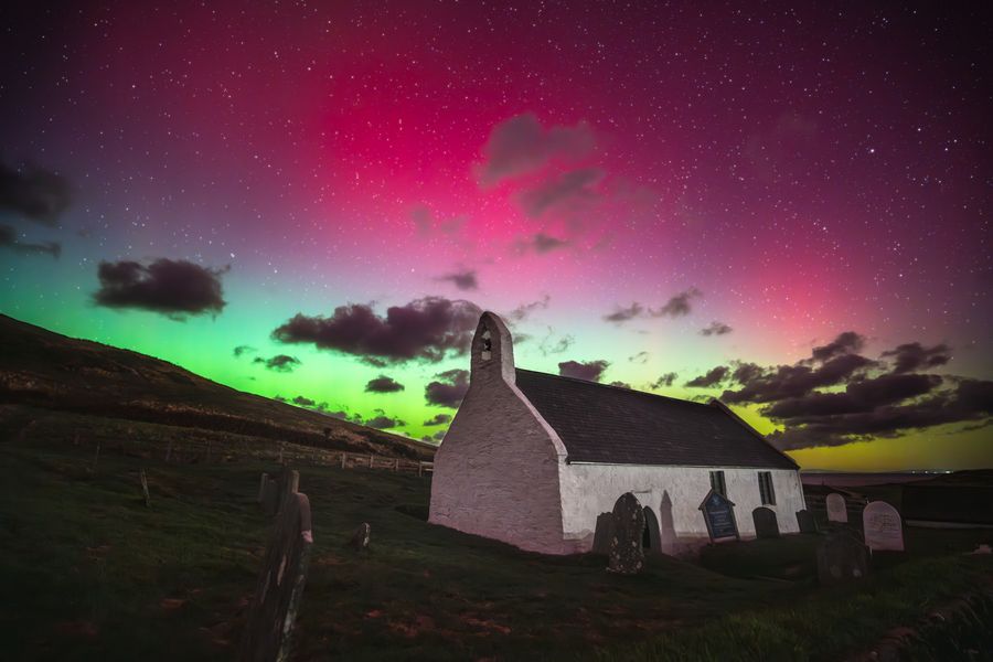 Aurora at Mwnt
