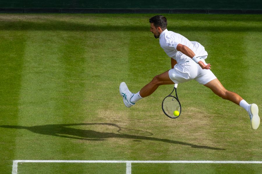 Novak Djokovic’s “tweener” at Wimbledon 2025